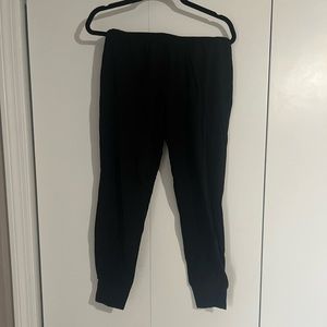 Black Athleta salutation joggers size S